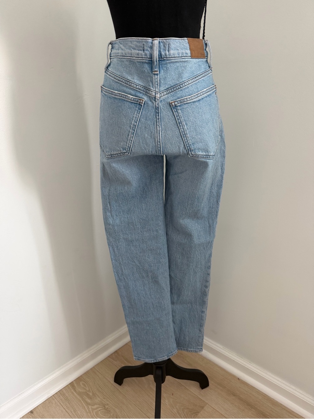 Madewell The Perfect Vintage Jean Size 27 Light Wash High Rise Distressed - Picture 3 of 8